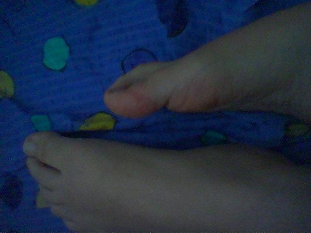 25P Sabrina 's Feet - Foot model with long flexible toes