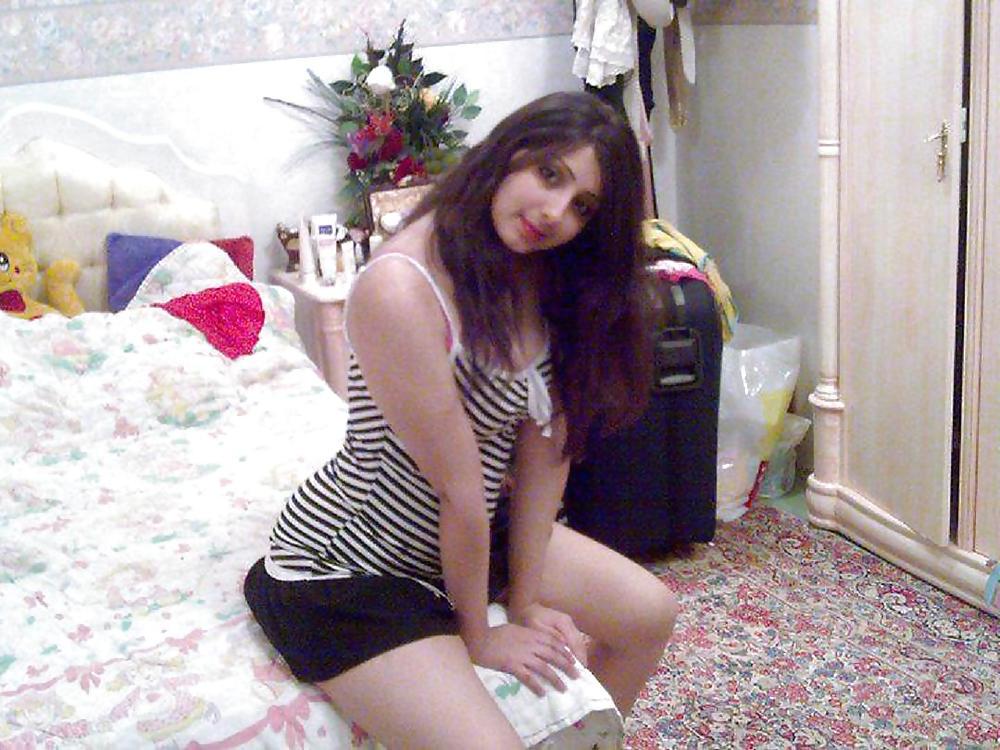5P Arab turkish girl: Nazli