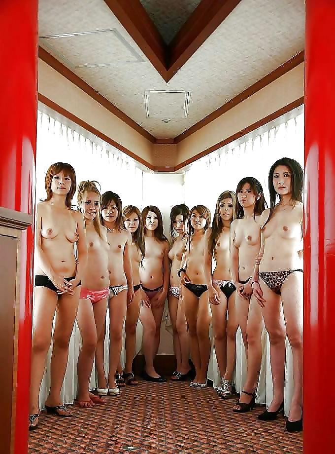 14P Groups Of Asian Babes