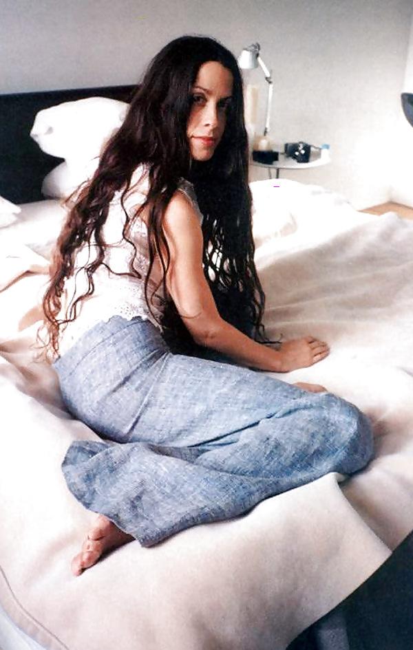 11P Alanis Morisette Feet
