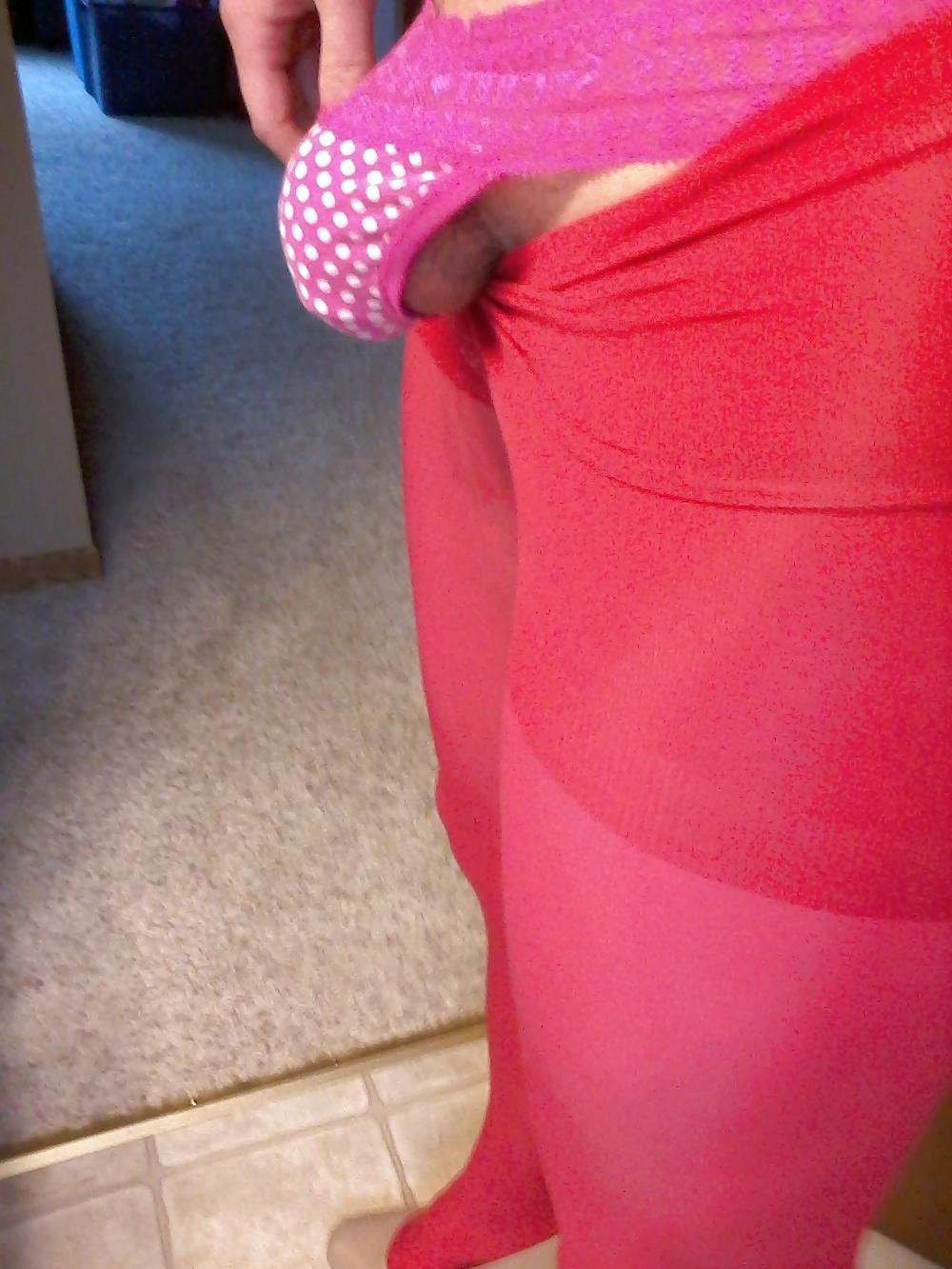 22P Red hose and nude pumps