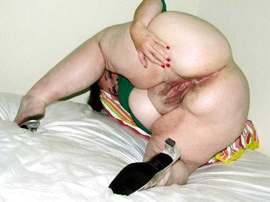 24P BBW Mature Spreading her Big Holes PART 3