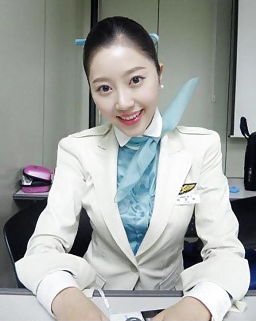 4P Korean air hostess spreading pussy