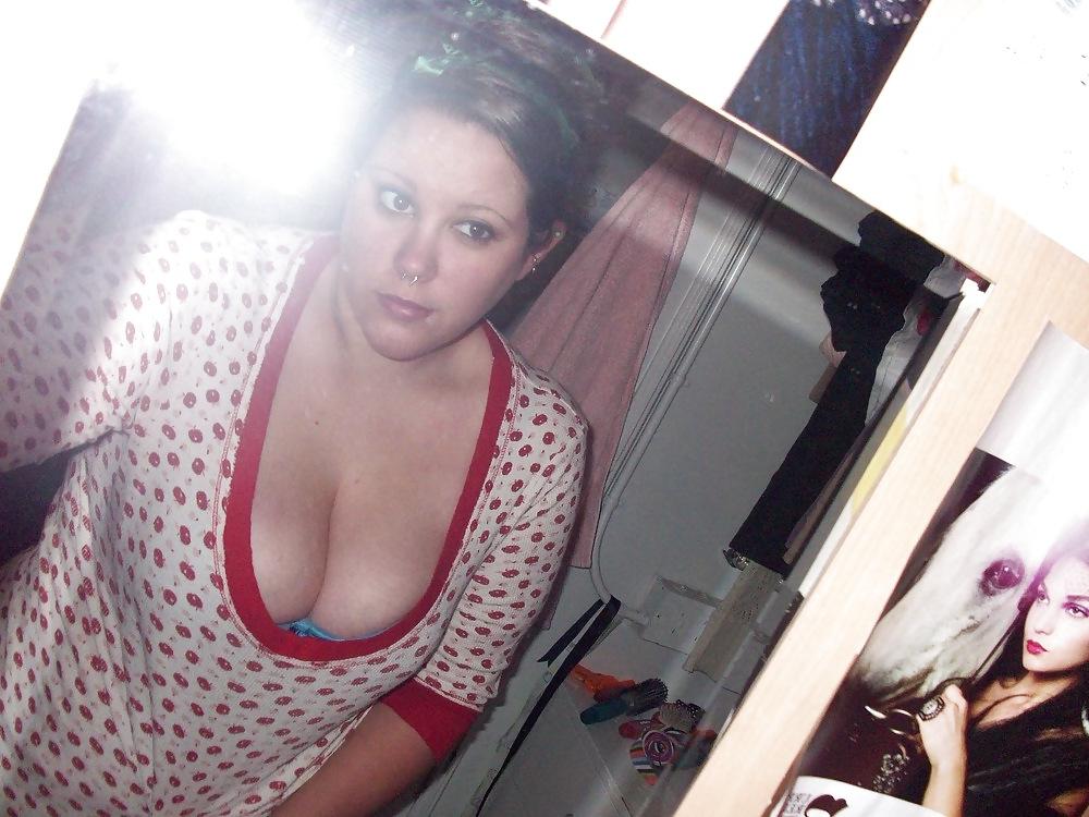 25P Amazing Busty Nerd Girl Wants to Steal Your Comics