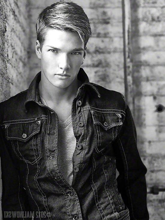 24P Ben S..... Gorgeous Model