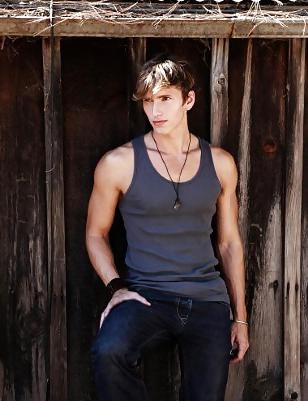 24P Ben S..... Gorgeous Model