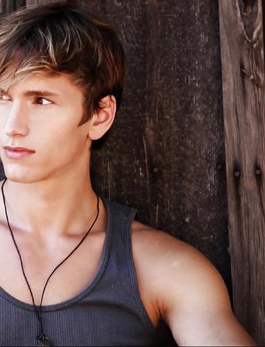 24P Ben S..... Gorgeous Model