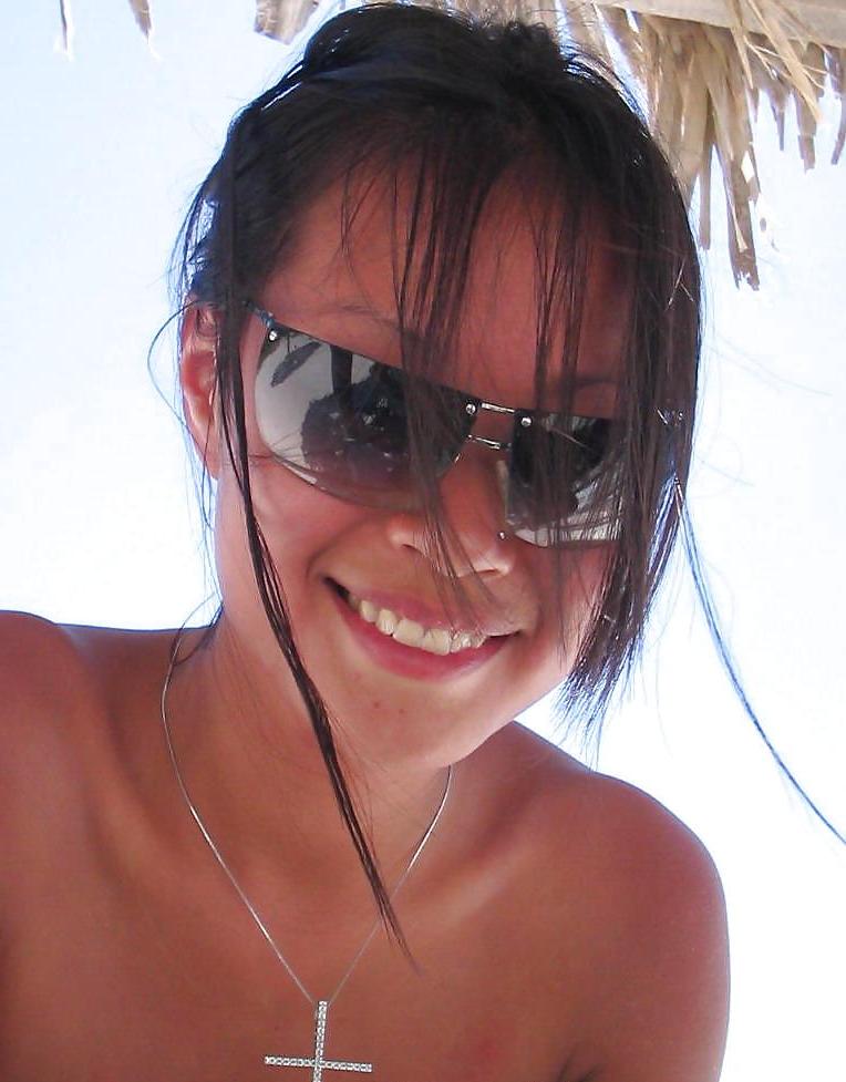 25P Asian beauty on holiday