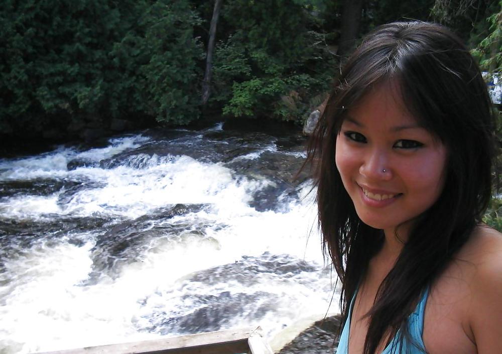 25P Asian beauty on holiday