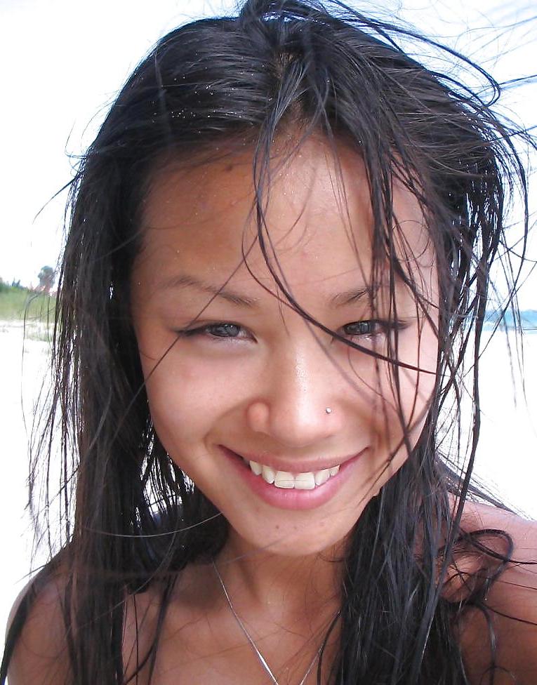 25P Asian beauty on holiday