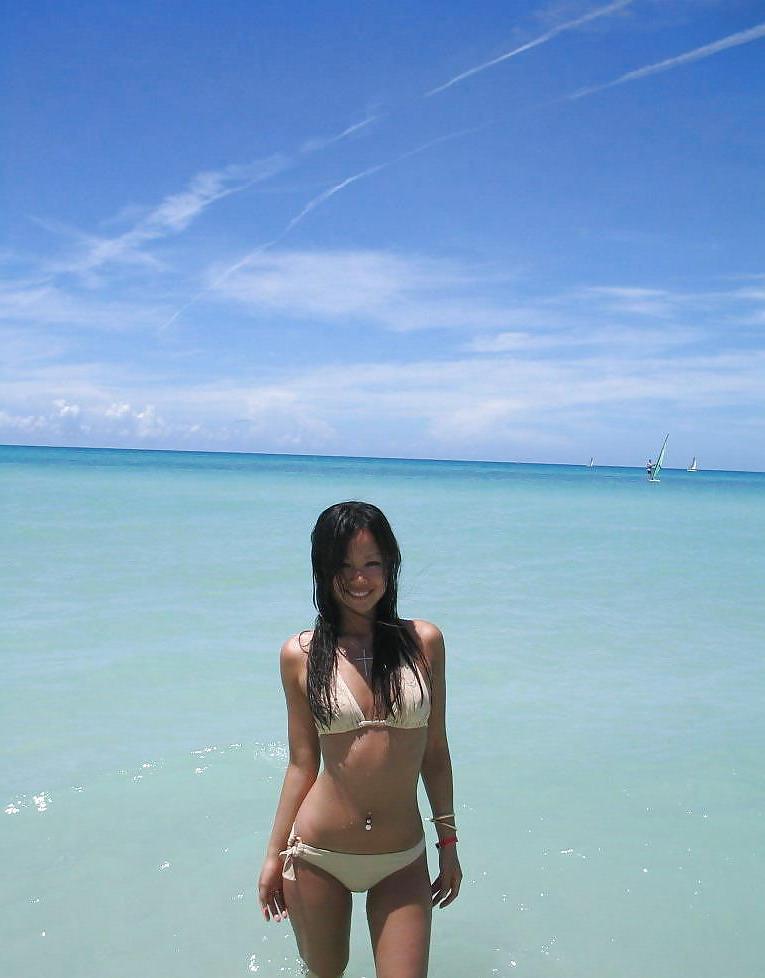 25P Asian beauty on holiday