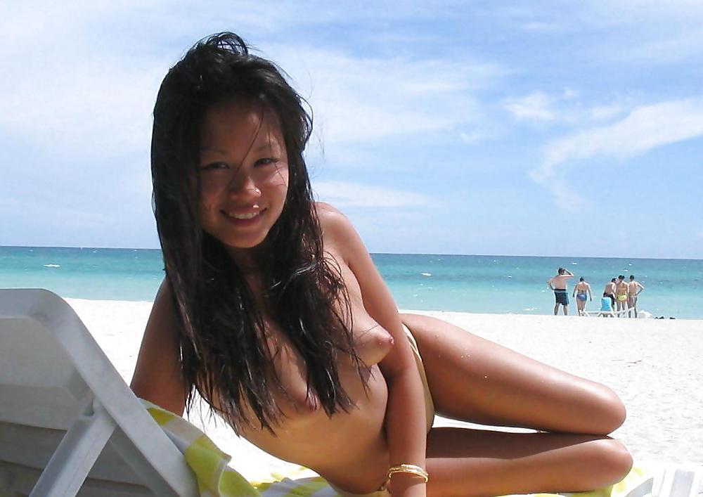 25P Asian beauty on holiday