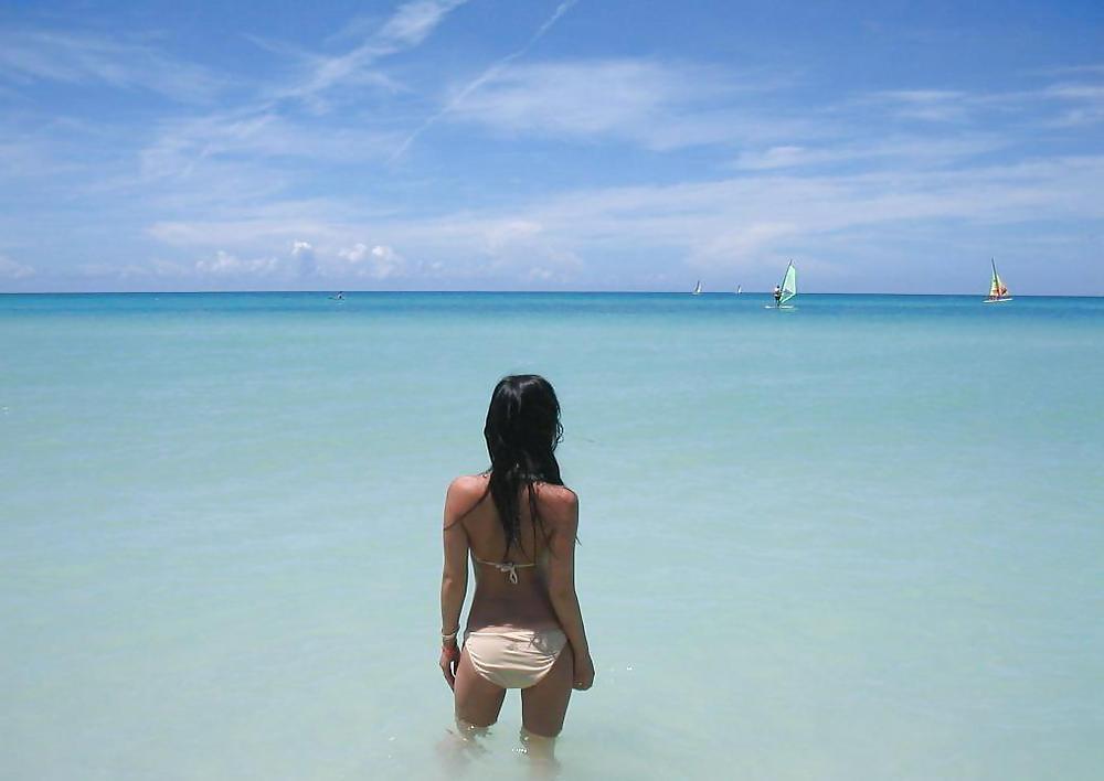 25P Asian beauty on holiday