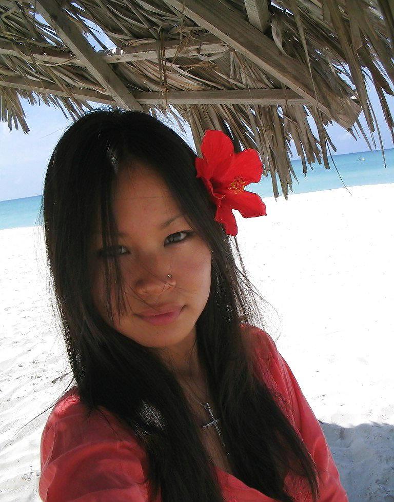 25P Asian beauty on holiday