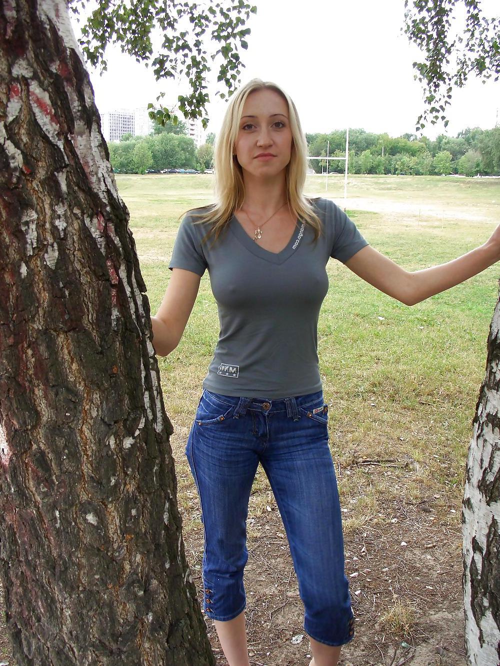 25P Amazing Blonde Shows it all in Public