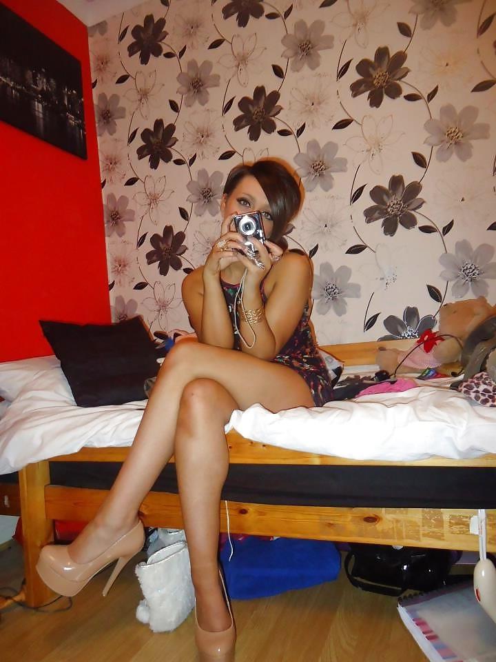 18P Very very sexy amateur kissing bikini heels