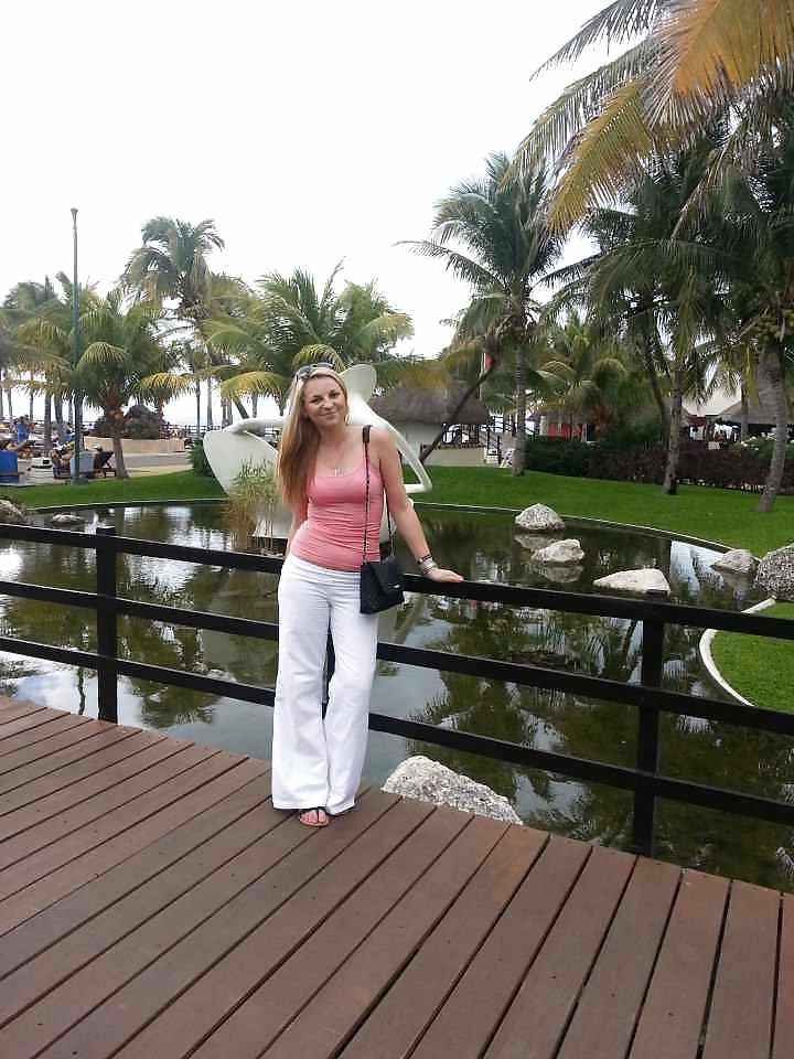 23P Our fun neighbor..playmate