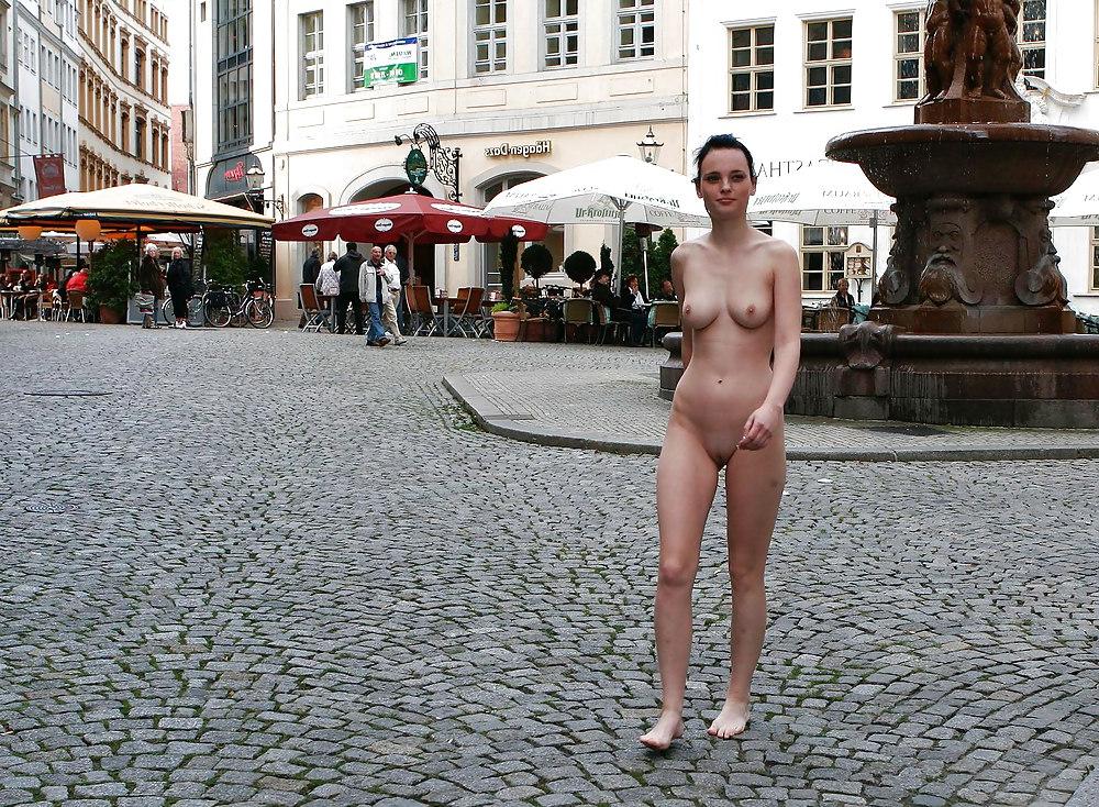 25P Public nudity girls #8