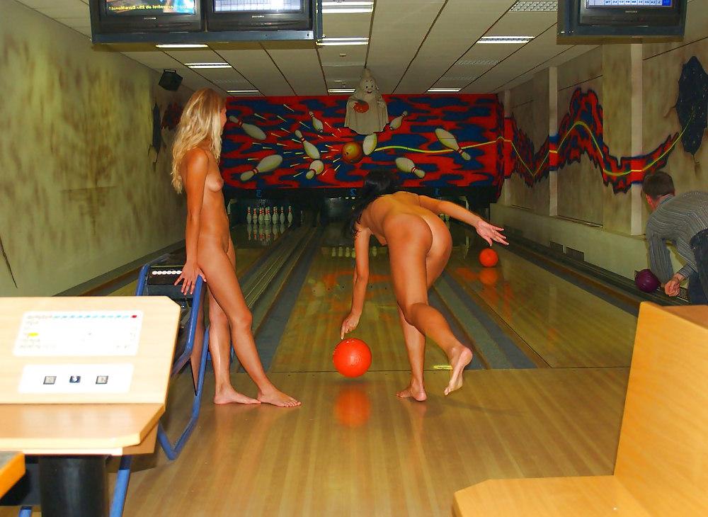 25P Public nudity girls #8