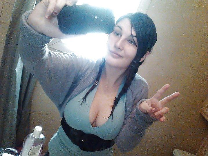 25P Downblouse - Cleavage - Pokies 1