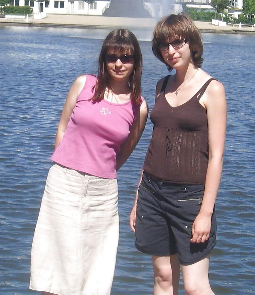 25P Downblouse - Cleavage - Pokies 1