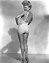 25P Classic pin up girl