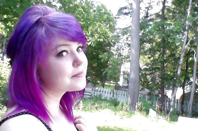 11P GITTA - (ME) PURPLE HAIR OUTDOORS