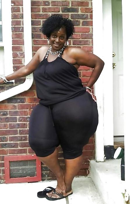 19P BLACK MILFS