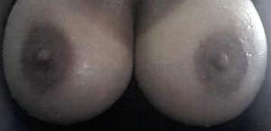 10P Latina milf with amazing cleavage