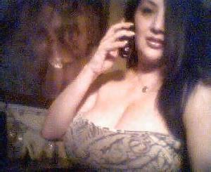 10P Latina milf with amazing cleavage