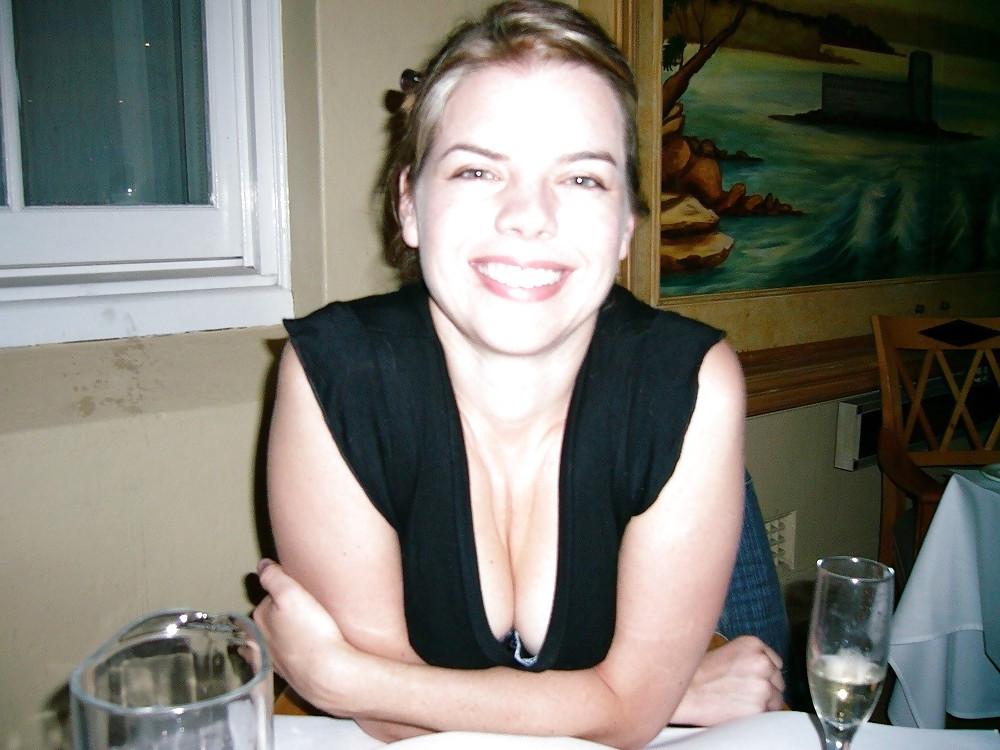25P Downblouse - Cleavage 8
