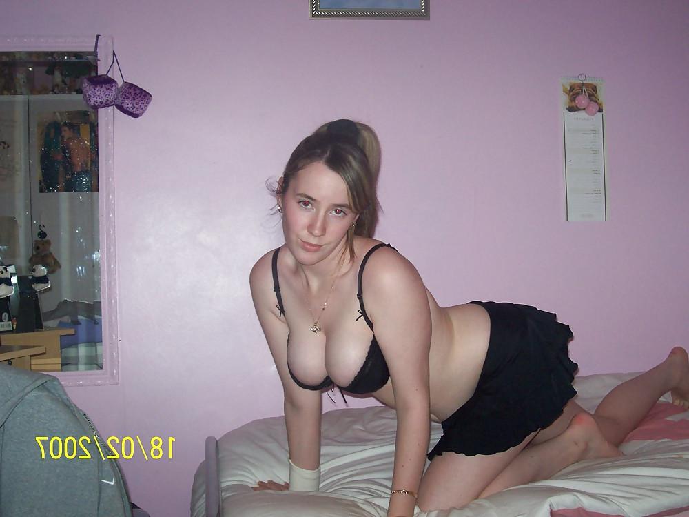 25P Downblouse - Cleavage 8