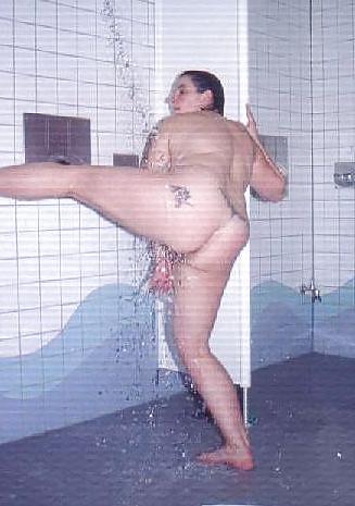 17P Bbw-corinna in the shower