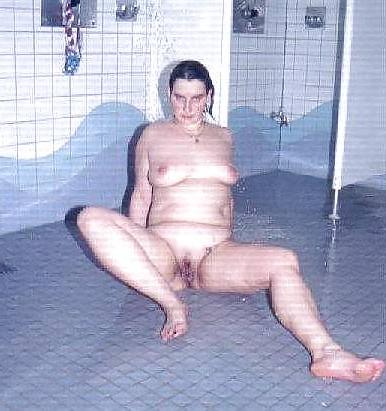 17P Bbw-corinna in the shower
