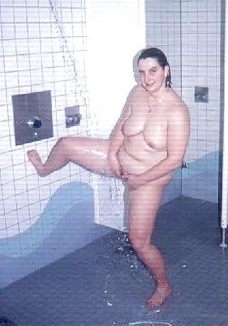 17P Bbw-corinna in the shower
