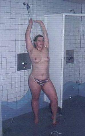 17P Bbw-corinna in the shower