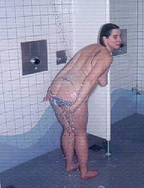 17P Bbw-corinna in the shower