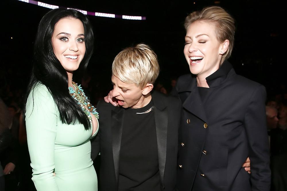 11P Katy Perry at grammy's red carpet