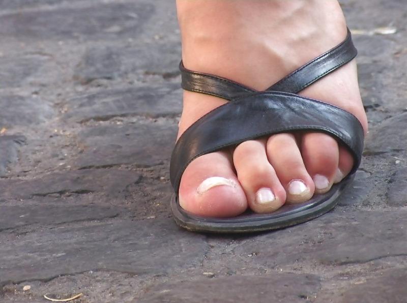 13P Feet sandals