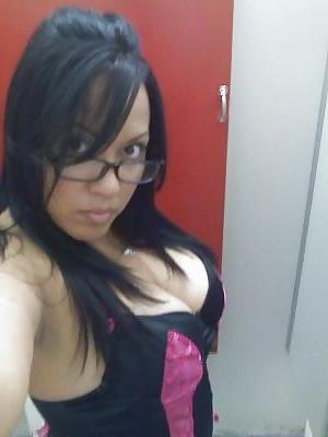 11P Latina with sexy eyes and cleavage
