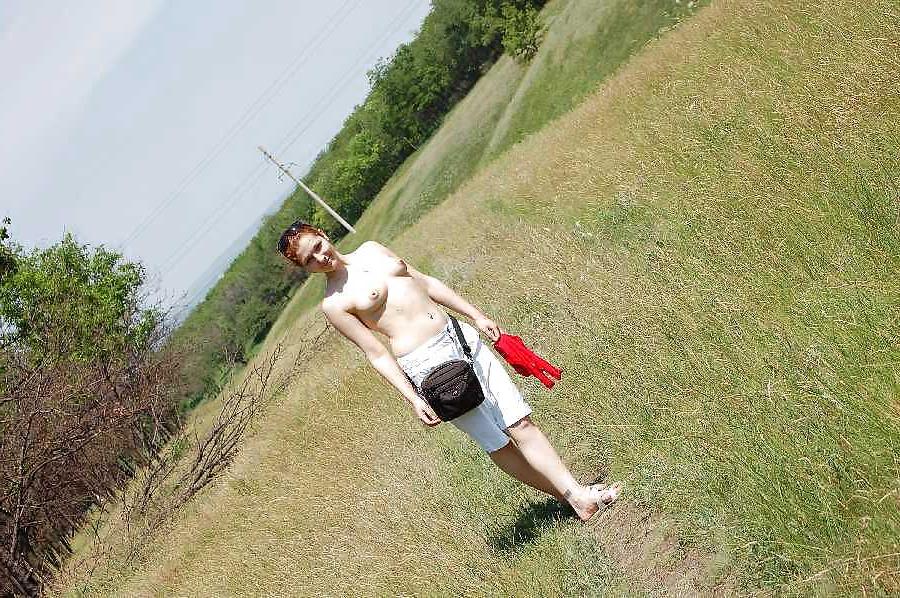 25P NUDE IN NATURE