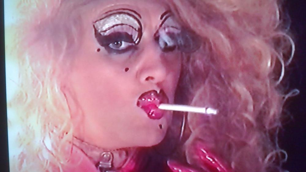 4P Hot red lips