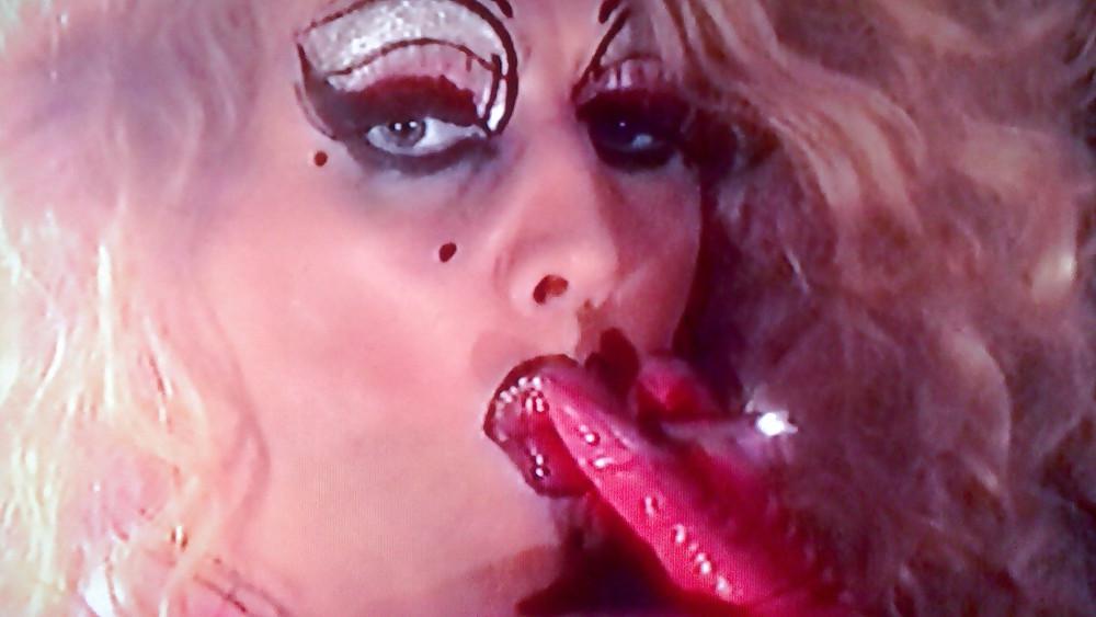 4P Hot red lips