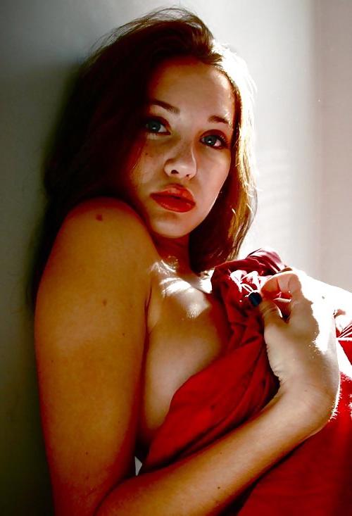 25P Red lips