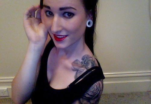25P Red lips