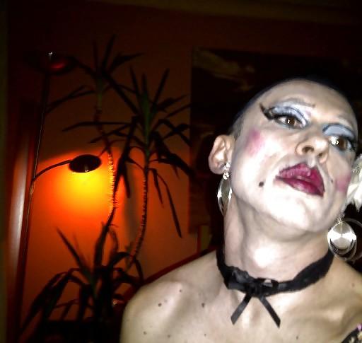 25P Tranny Pose
