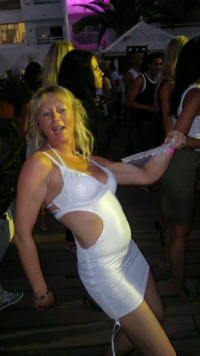 16P Please give love to this MILF - Natascha -
