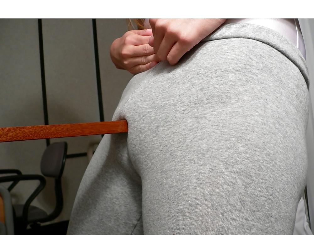 14P Asian teen toe mound in sweatpants