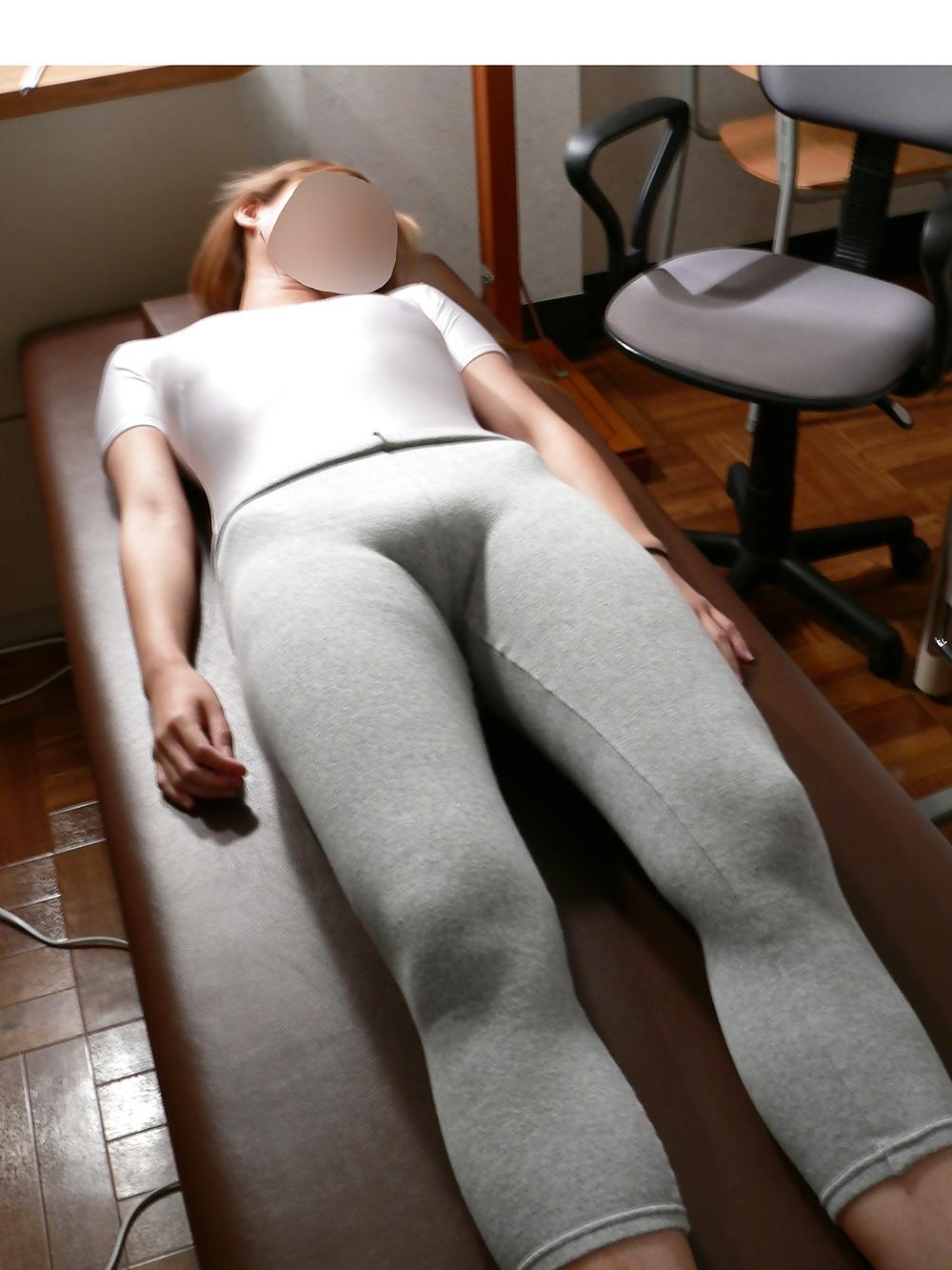 14P Asian teen toe mound in sweatpants