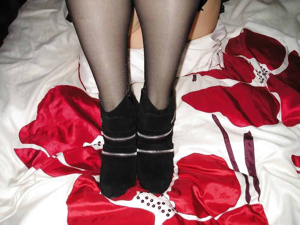 16P Black lace top stockings